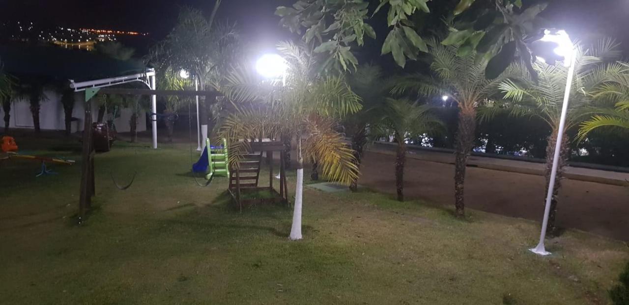 Lago Vista: Apartamento com Cozinha e Churrasqueira Privativa Caldas Novas Exterior photo