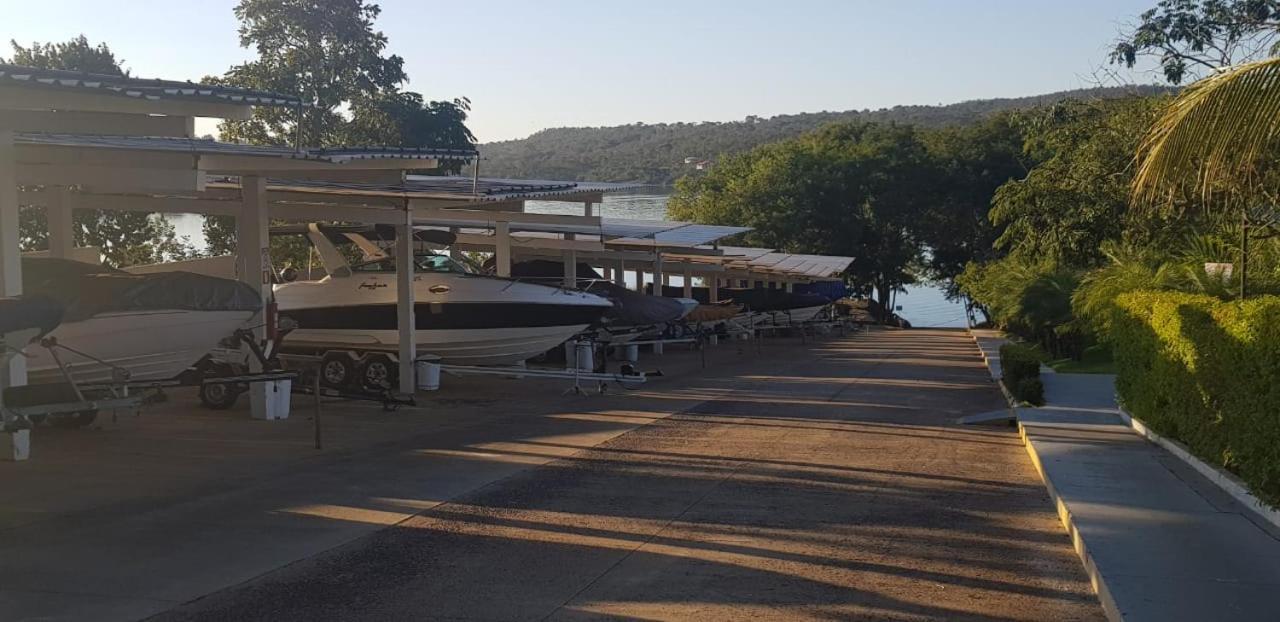 Lago Vista: Apartamento com Cozinha e Churrasqueira Privativa Caldas Novas Exterior photo