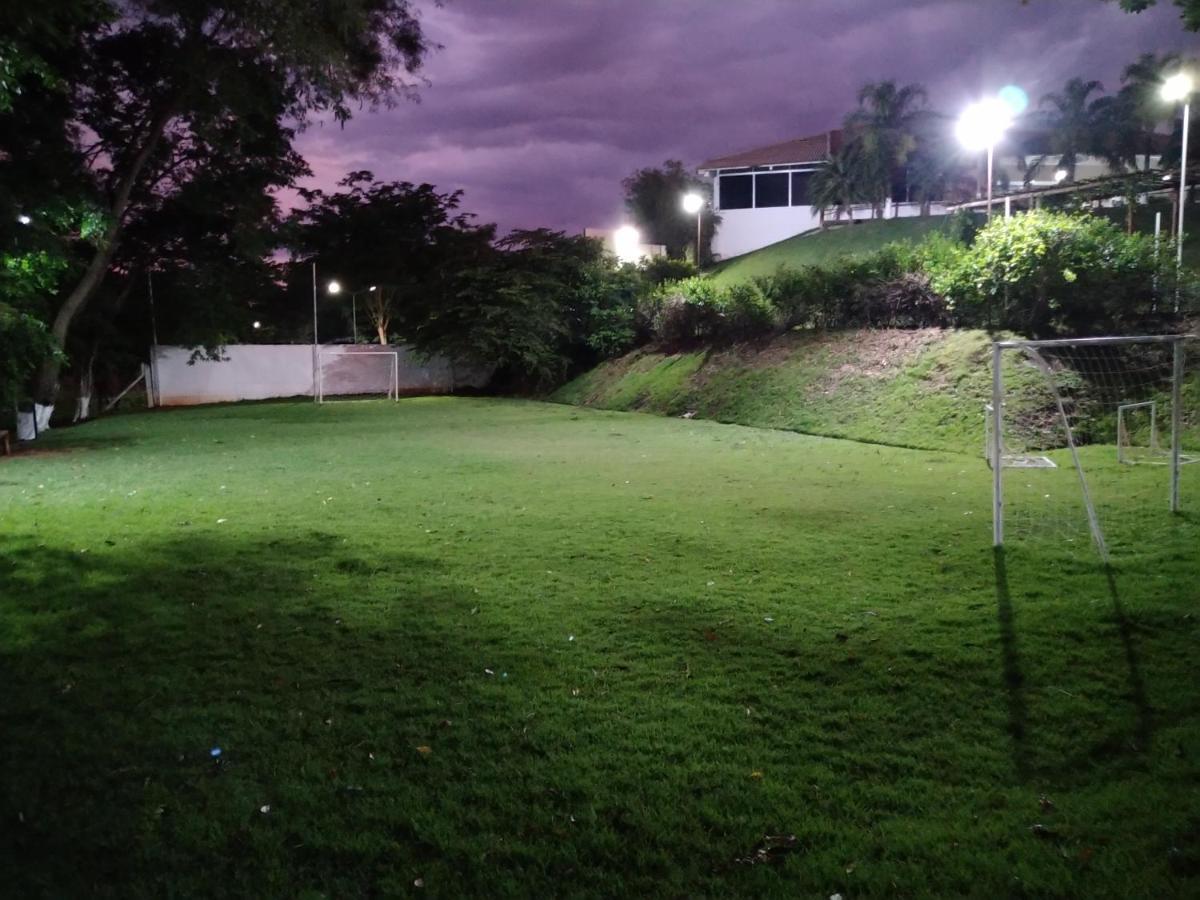 Lago Vista: Apartamento com Cozinha e Churrasqueira Privativa Caldas Novas Exterior photo