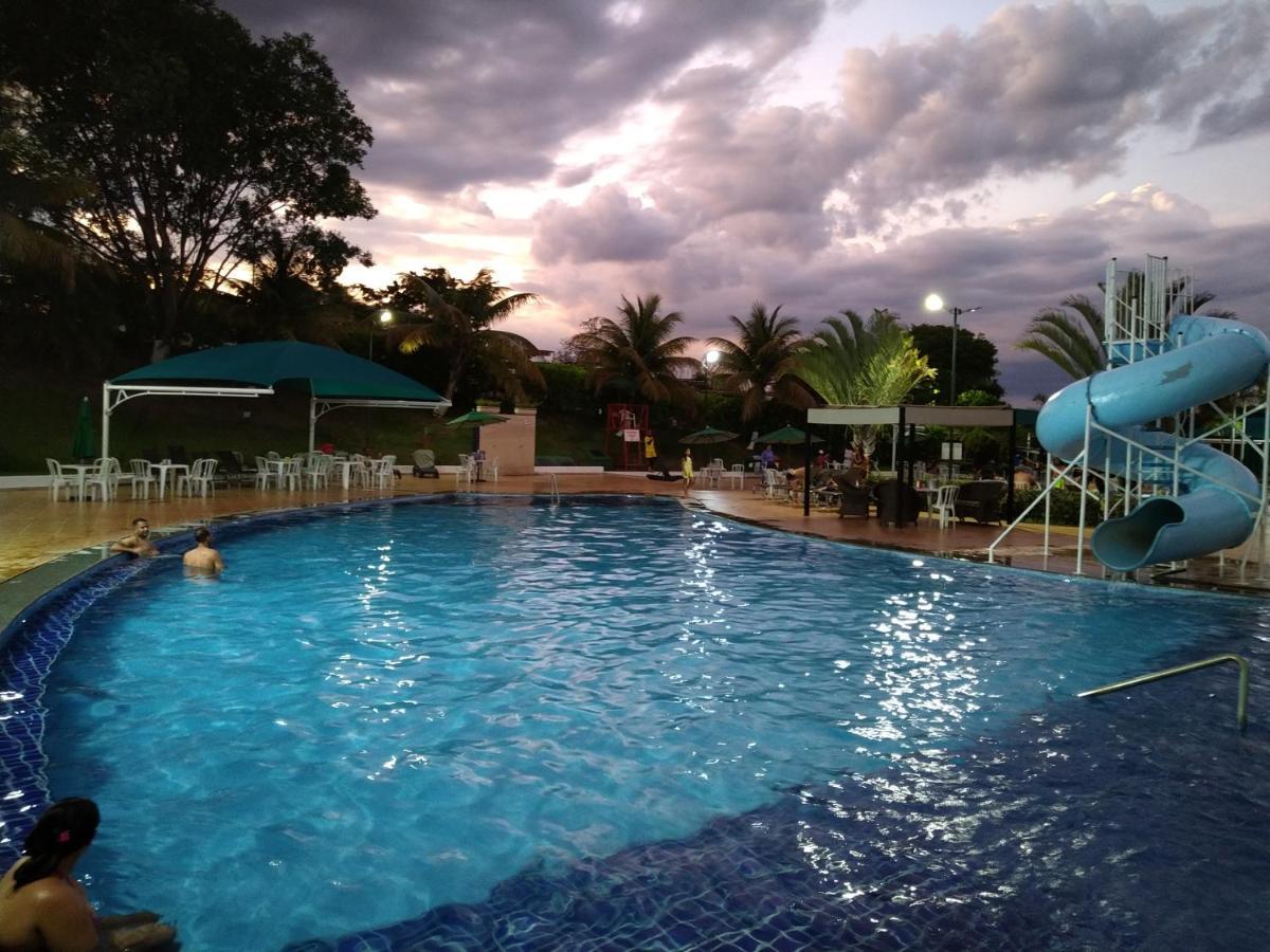 Lago Vista: Apartamento com Cozinha e Churrasqueira Privativa Caldas Novas Exterior photo