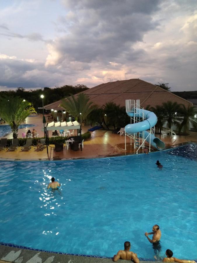 Lago Vista: Apartamento com Cozinha e Churrasqueira Privativa Caldas Novas Exterior photo