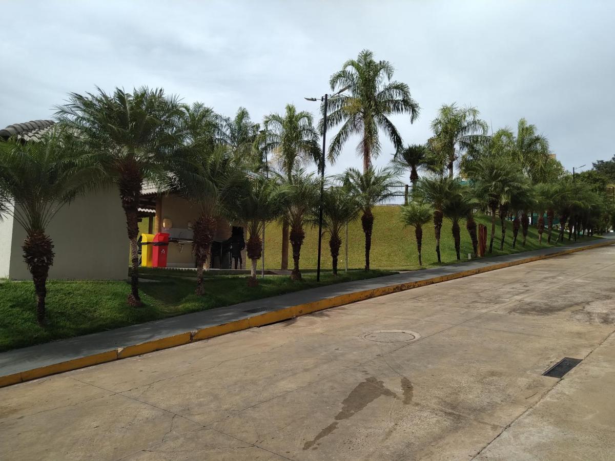 Lago Vista: Apartamento com Cozinha e Churrasqueira Privativa Caldas Novas Exterior photo